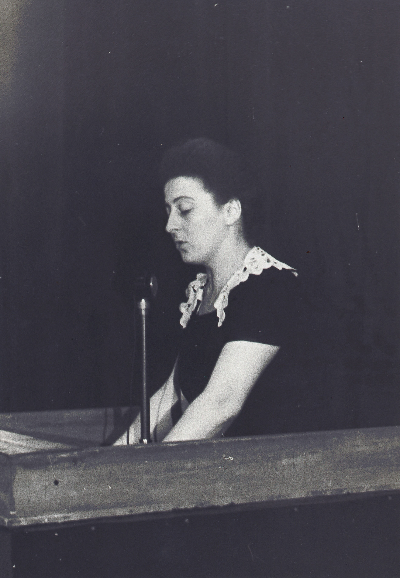 Maria Michetti parla al II Congresso dell’UDI, luglio 1947, Immagine di pubblico dominio
